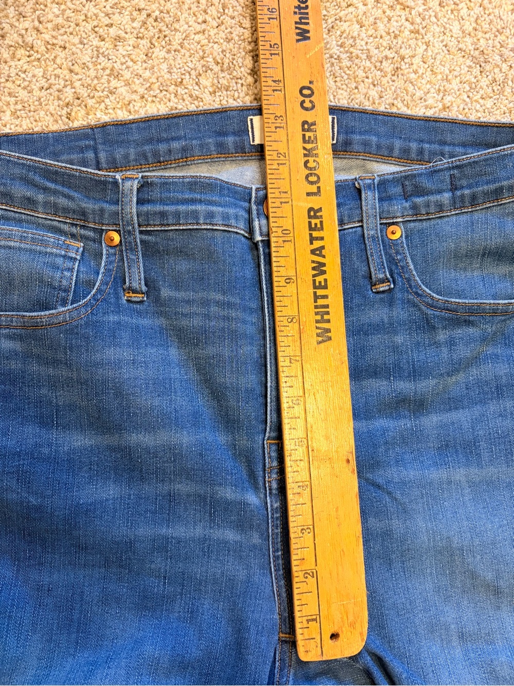 Madewell High-Rise Skinny Jeans in Dark Blue Wash - Picture 4 of 7